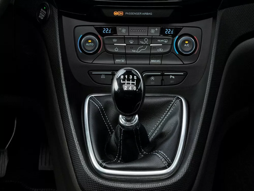 Автомобиль Ford Tourneo Connect II Рестайлинг Компактвэн