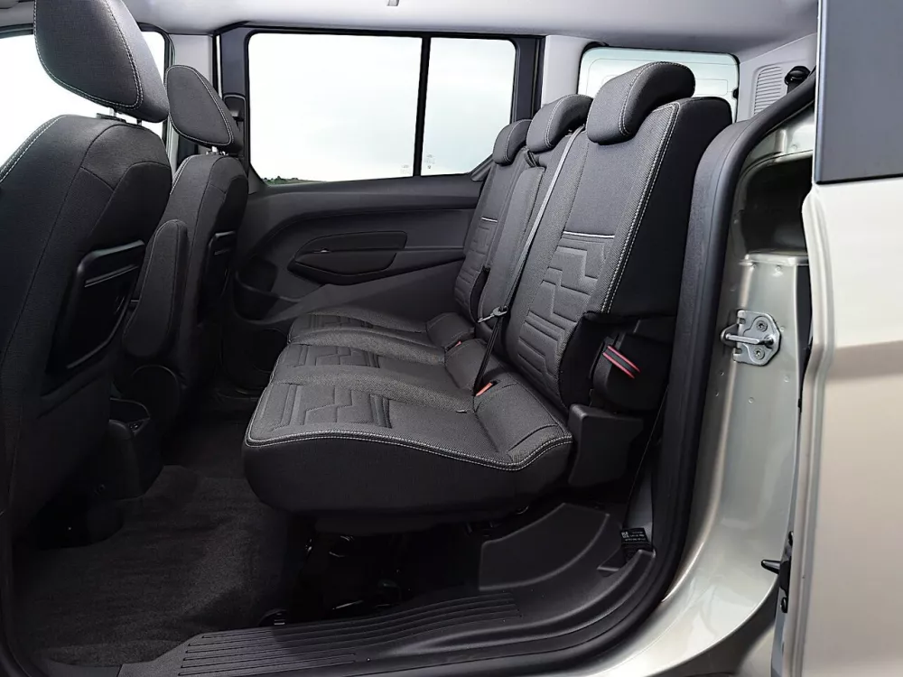 Автомобиль Ford Tourneo Connect II Компактвэн