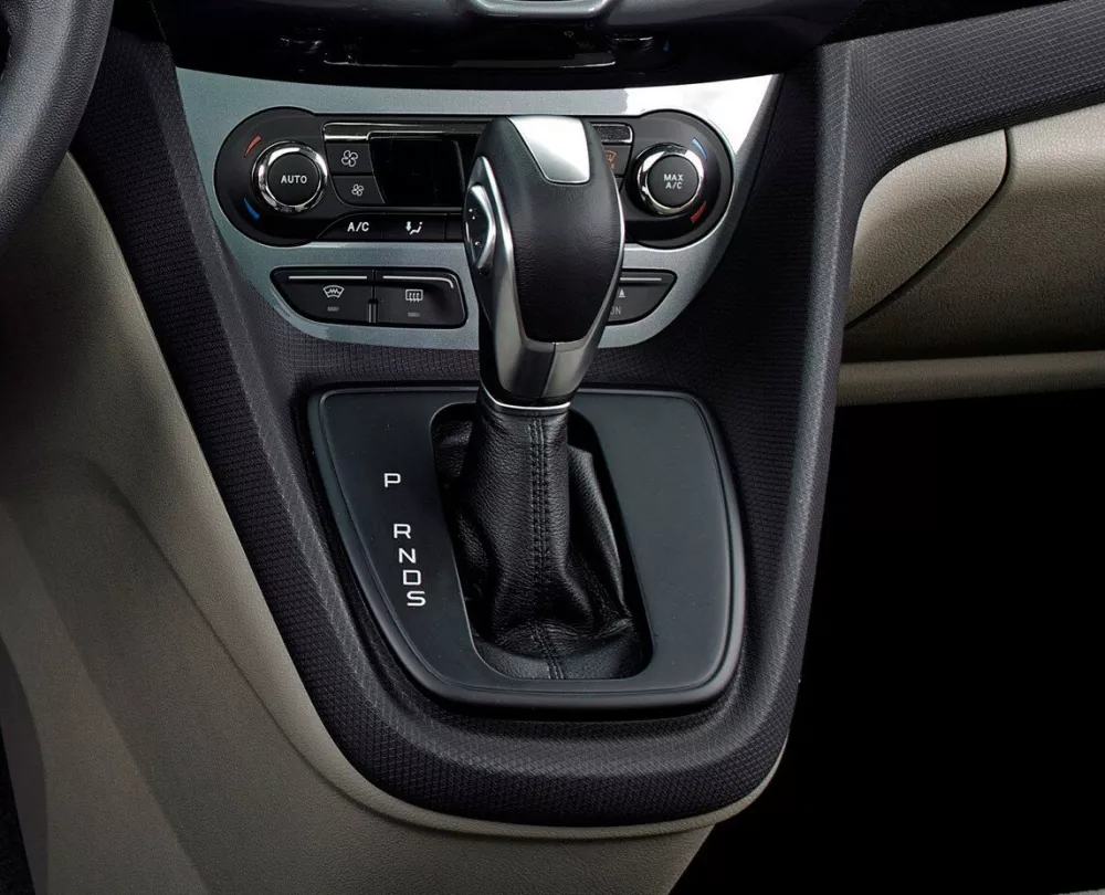 Автомобиль Ford Tourneo Connect II Компактвэн