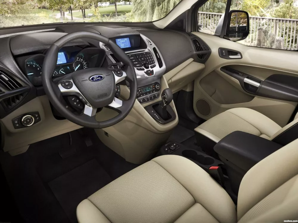 Автомобиль Ford Tourneo Connect II Компактвэн