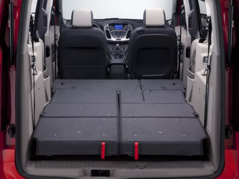 Автомобиль Ford Tourneo Connect II Компактвэн