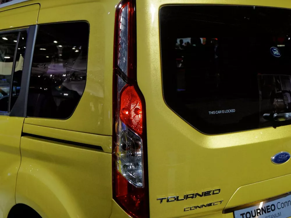 Автомобиль Ford Tourneo Connect II Компактвэн