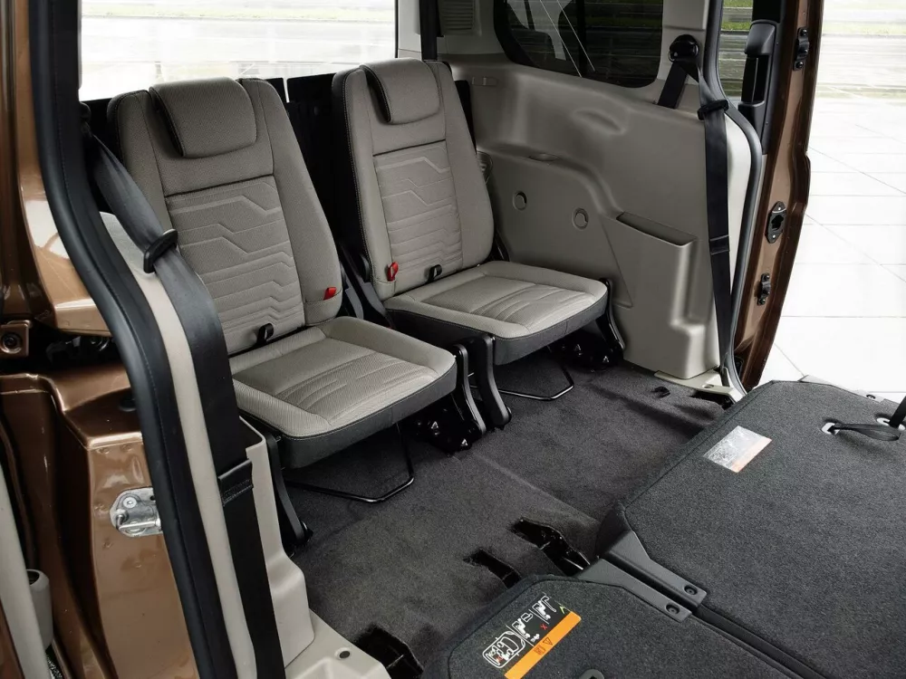 Автомобиль Ford Tourneo Connect II Компактвэн Grand