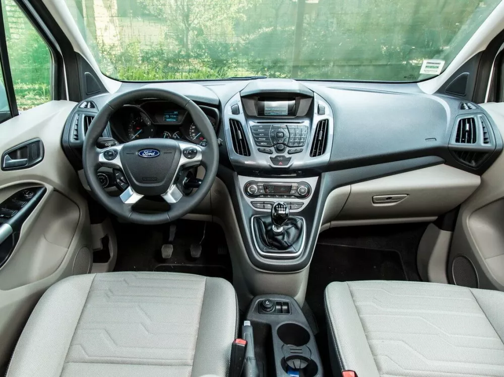 Автомобиль Ford Tourneo Connect II Компактвэн Grand