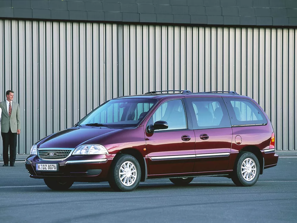 Автомобиль Ford Windstar II Минивэн