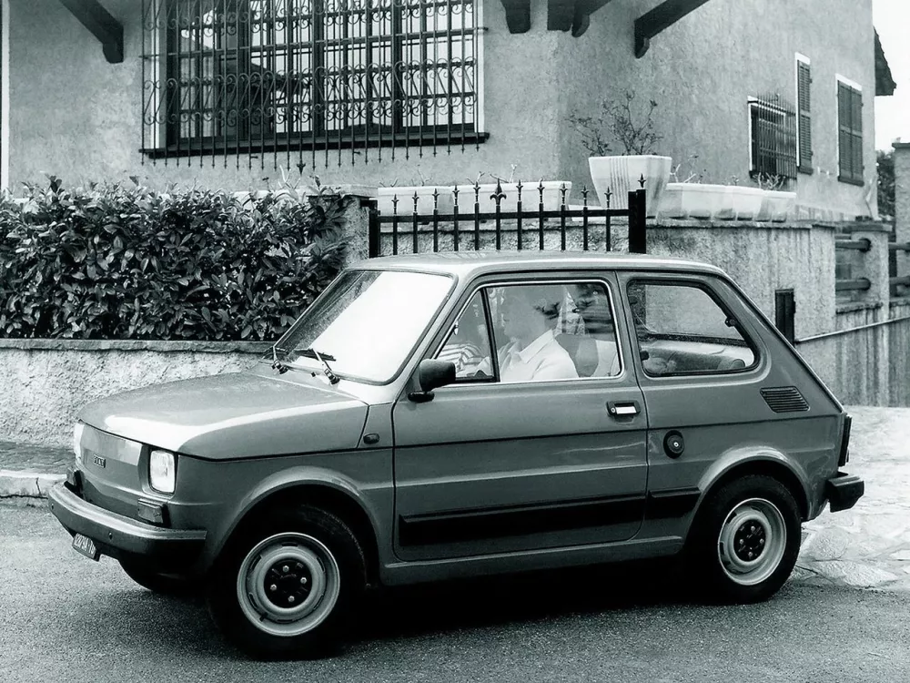 Автомобиль FSO 126p Хэтчбек (3 двери)