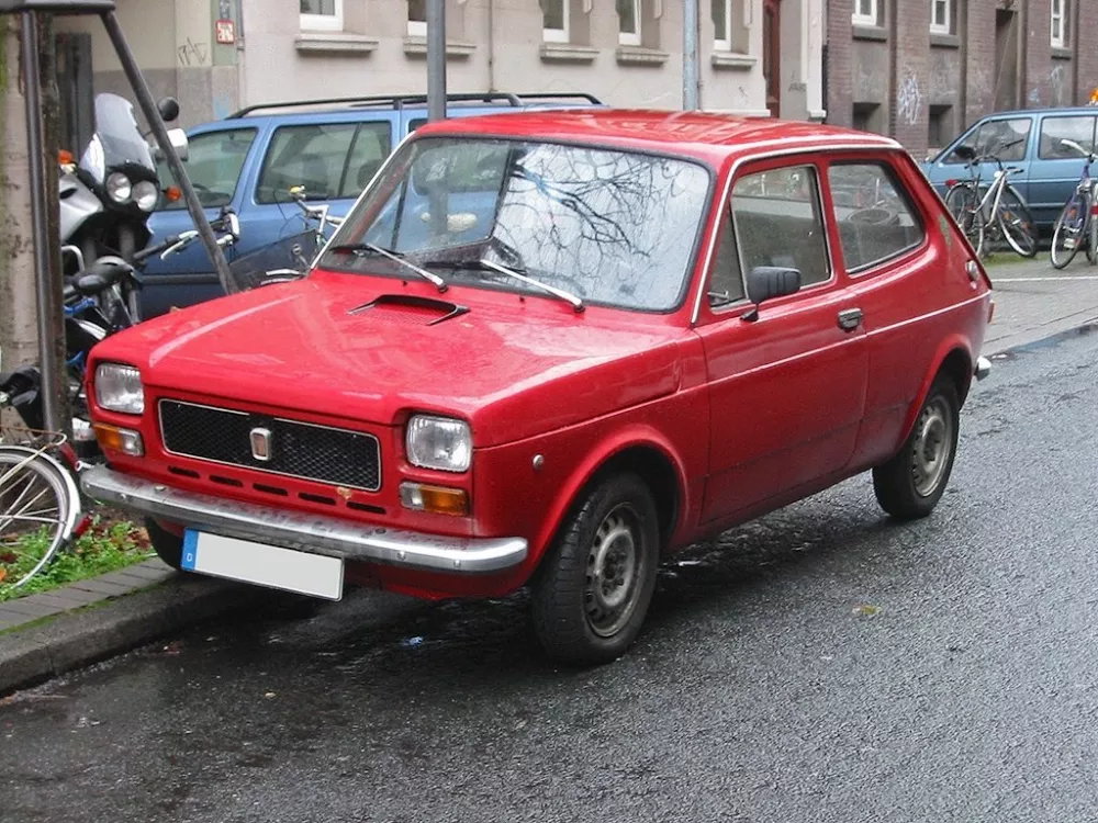 Автомобиль FSO 127p Хэтчбек (3 двери)