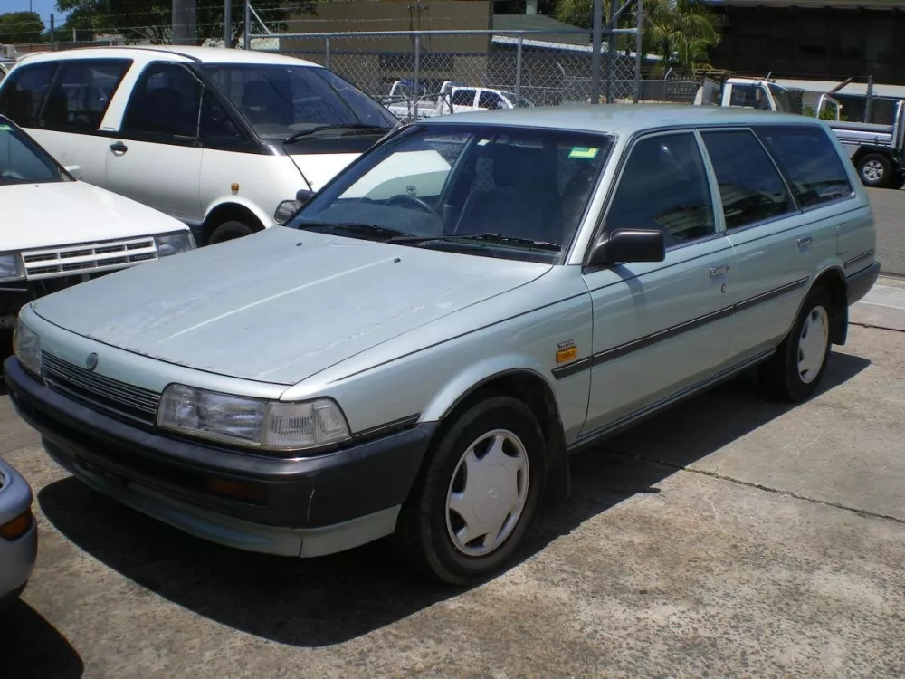 Автомобиль Holden Apollo Универсал (5 дверей)
