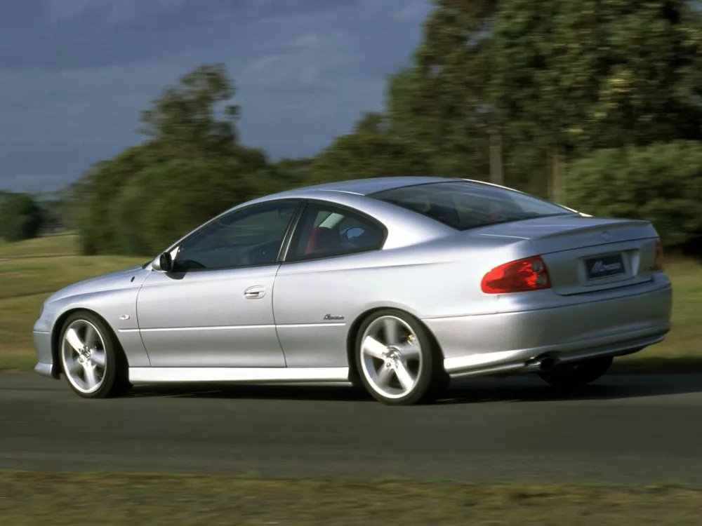 Автомобиль Holden Monaro Купе