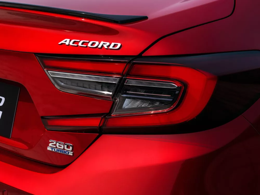 Автомобиль Honda Accord X Рестайлинг Седан
