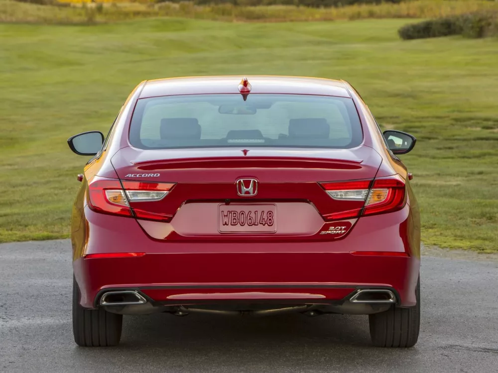 Автомобиль Honda Accord X Седан