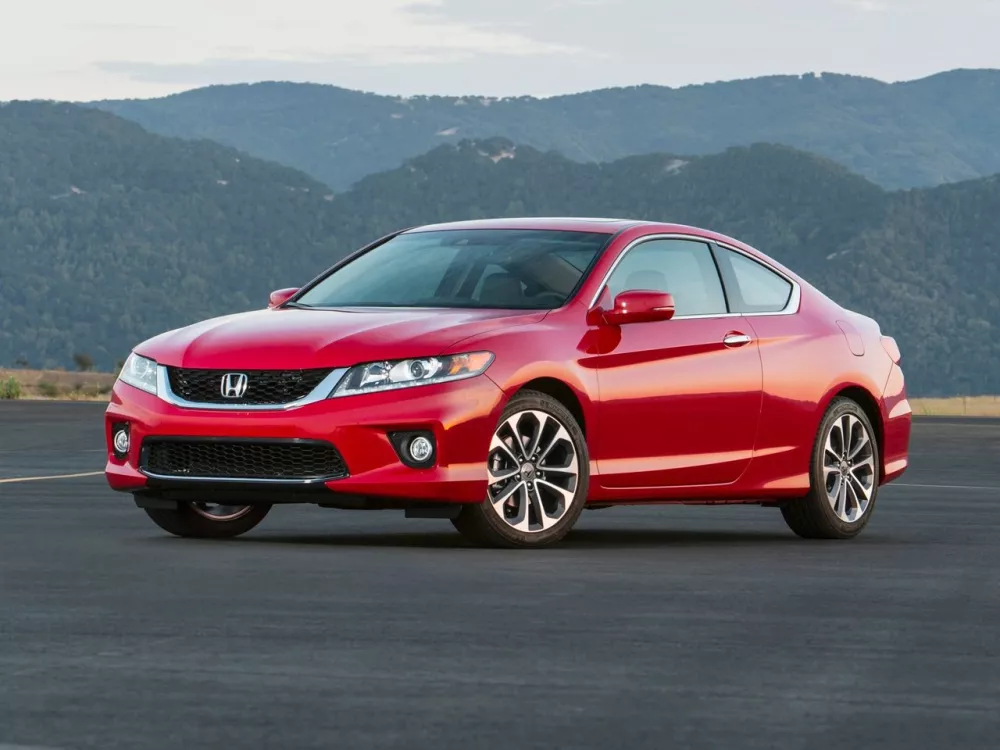 Автомобиль Honda Accord IX Купе