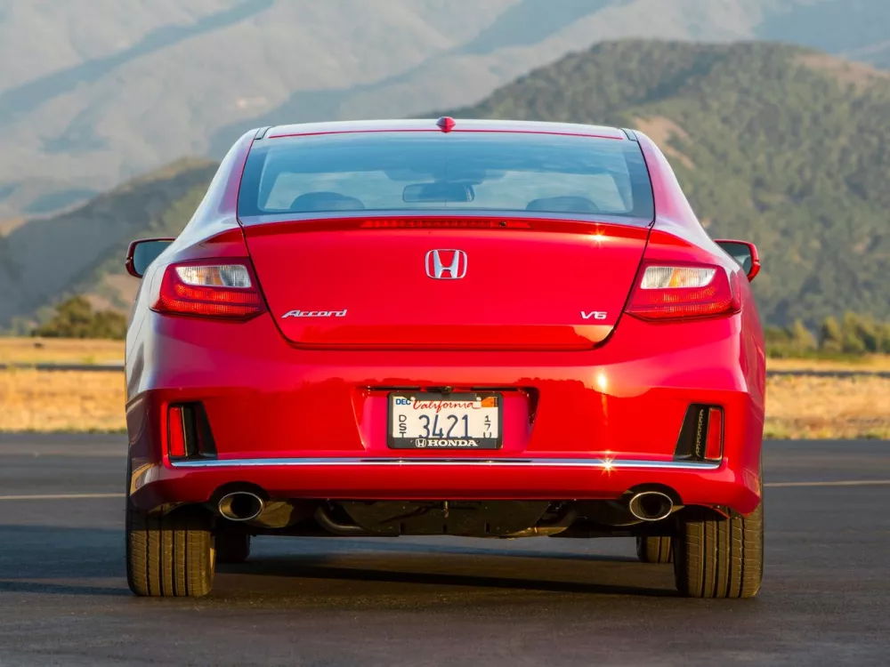 Автомобиль Honda Accord IX Купе