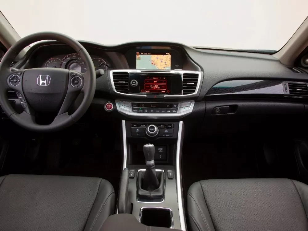 Автомобиль Honda Accord IX Купе