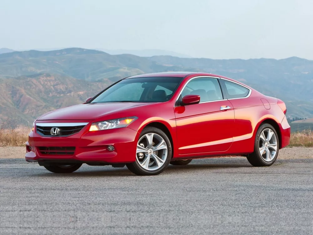 Автомобиль Honda Accord VIII Рестайлинг Купе