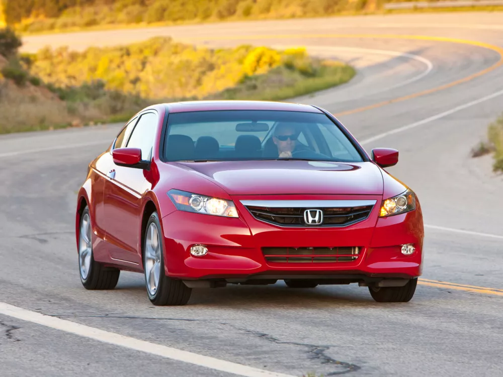 Автомобиль Honda Accord VIII Рестайлинг Купе