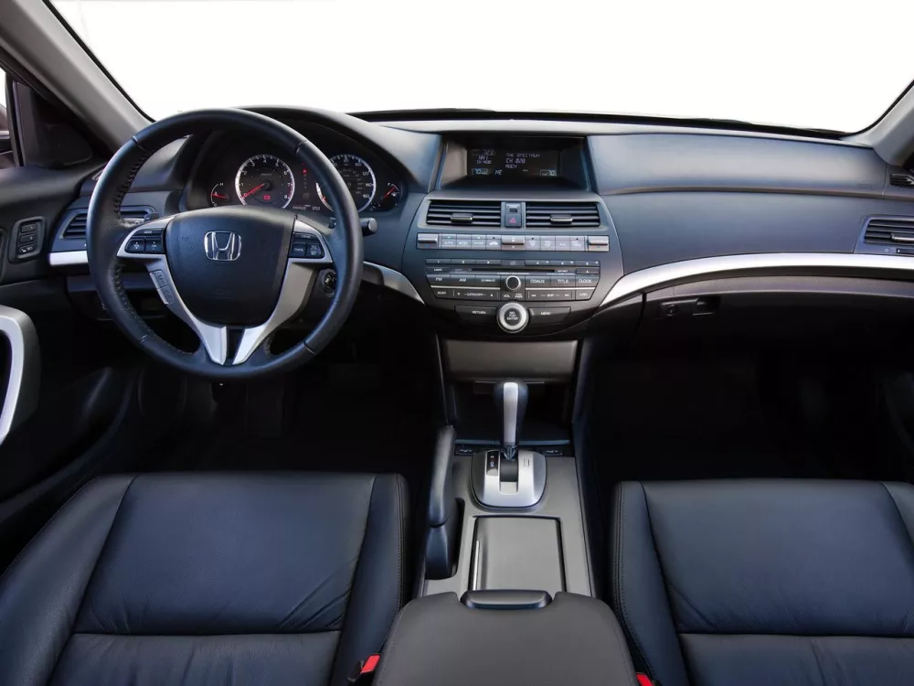 Автомобиль Honda Accord VIII Рестайлинг Купе