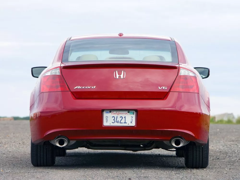 Автомобиль Honda Accord VIII Купе
