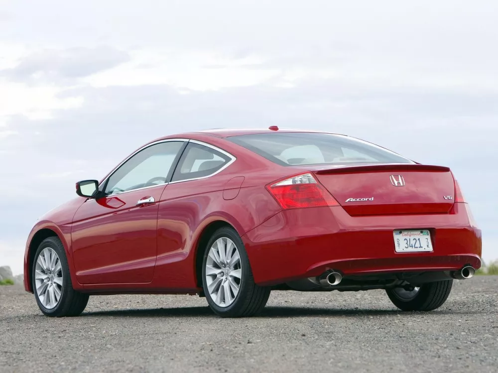 Автомобиль Honda Accord VIII Купе