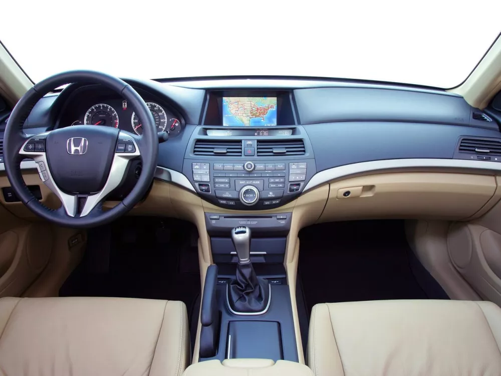 Автомобиль Honda Accord VIII Купе
