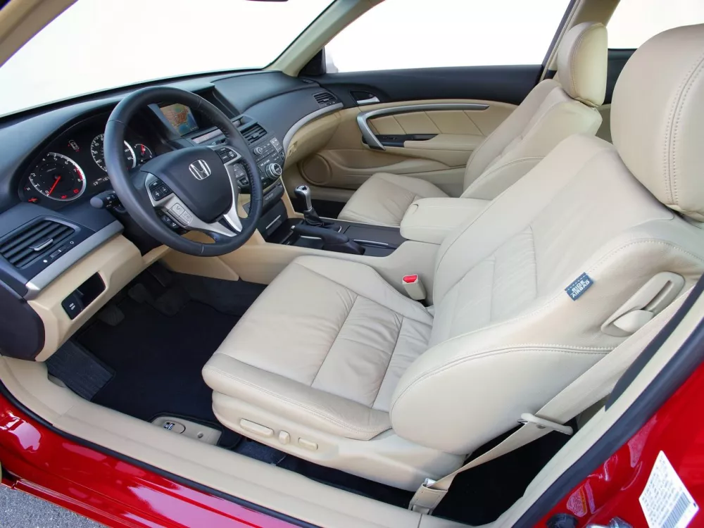 Автомобиль Honda Accord VIII Купе