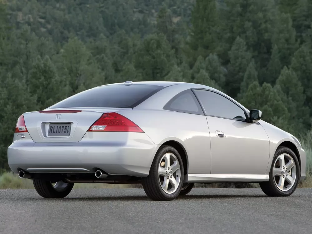 Автомобиль Honda Accord VII Рестайлинг Купе
