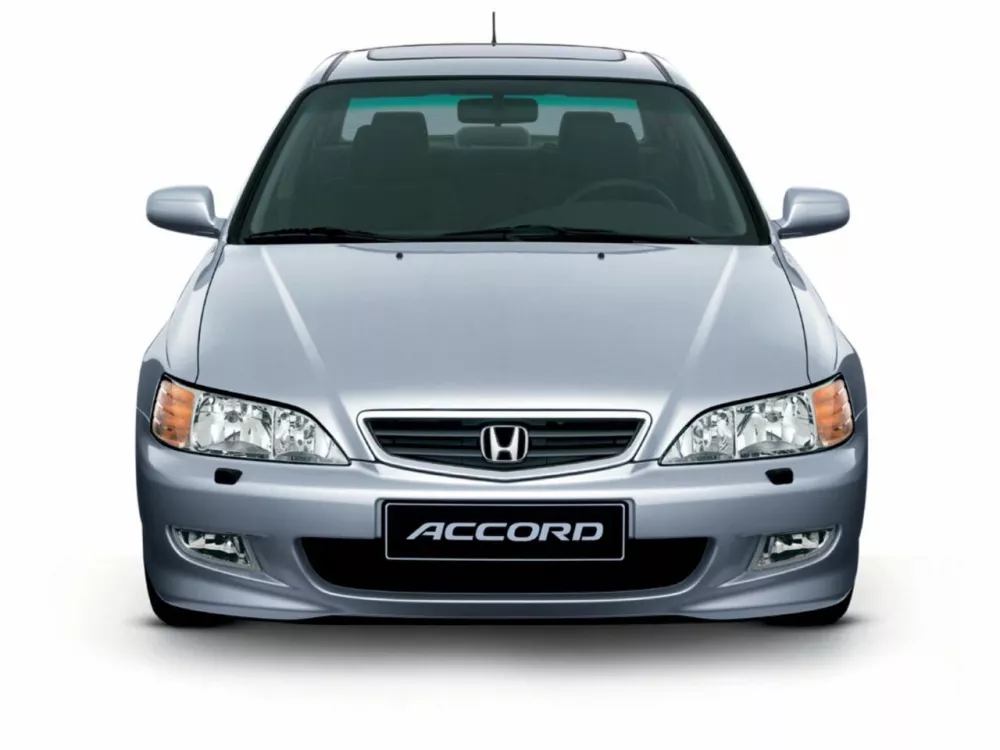 Автомобиль Honda Accord VI Седан