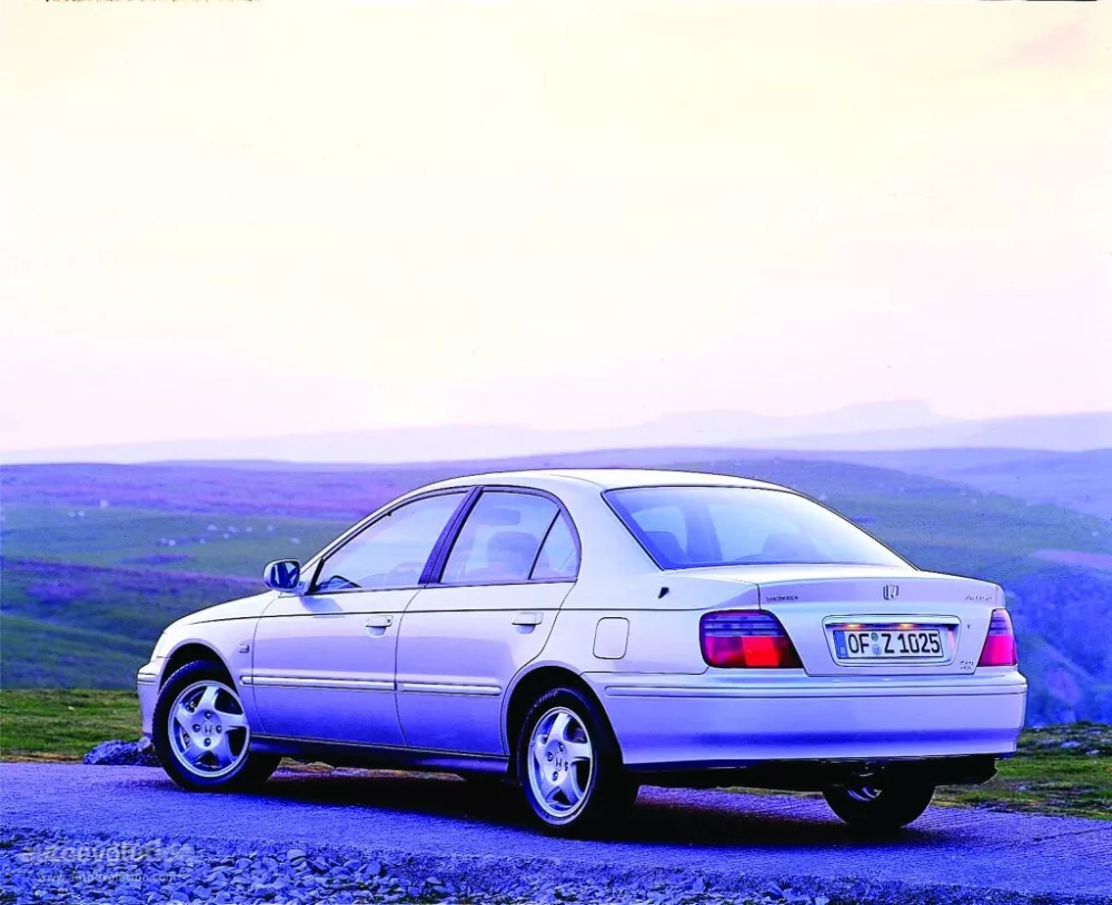Автомобиль Honda Accord VI Седан