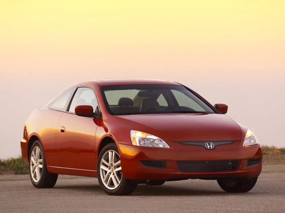 Автомобиль Honda Accord VII Купе