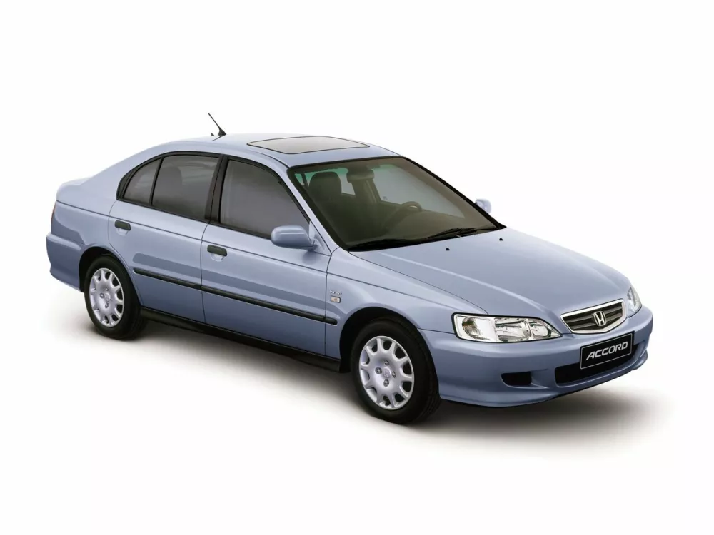 Автомобиль Honda Accord VI Хэтчбек (5 дверей)