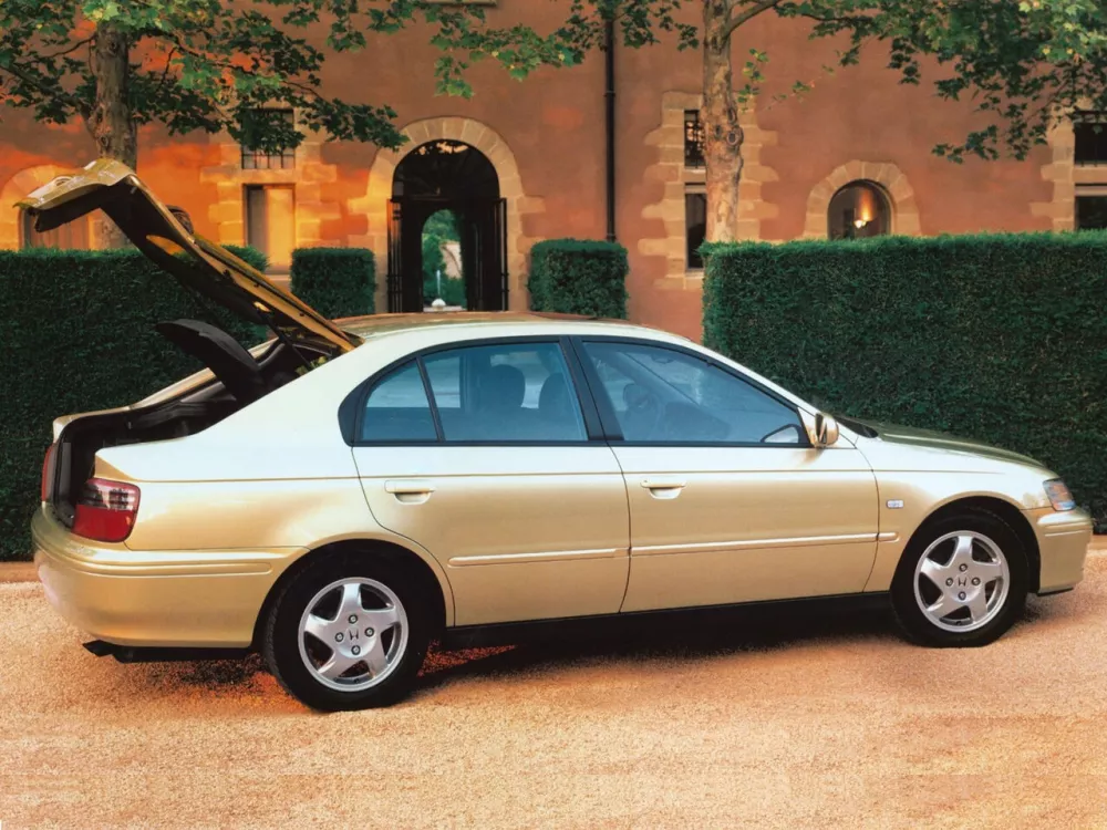 Автомобиль Honda Accord VI Хэтчбек (5 дверей)