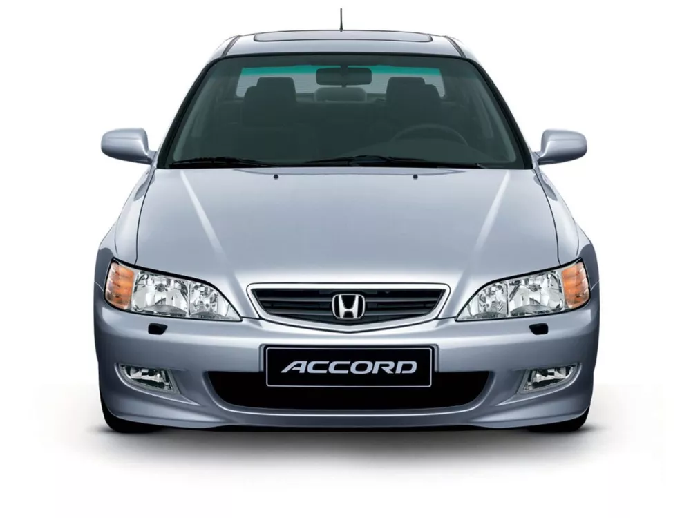 Автомобиль Honda Accord VI Хэтчбек (5 дверей)