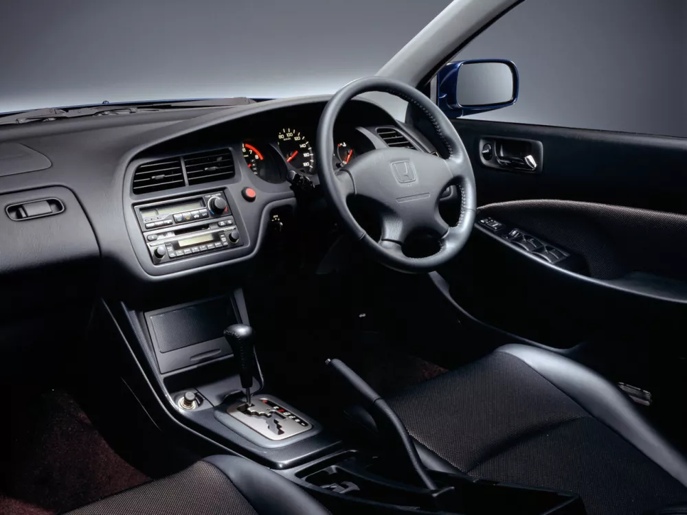 Автомобиль Honda Accord VI Универсал (5 дверей)