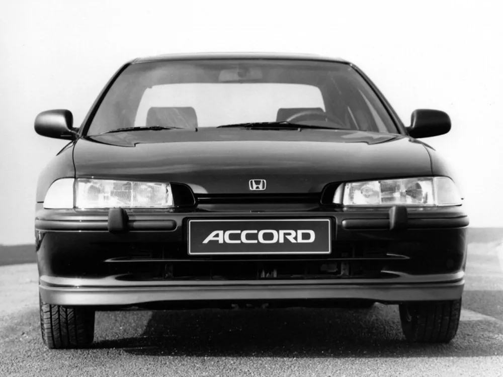 Автомобиль Honda Accord V Седан