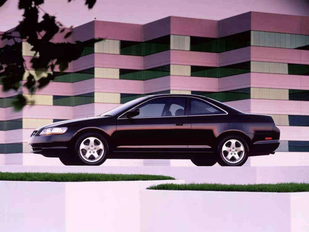 Автомобиль Honda Accord VI Купе