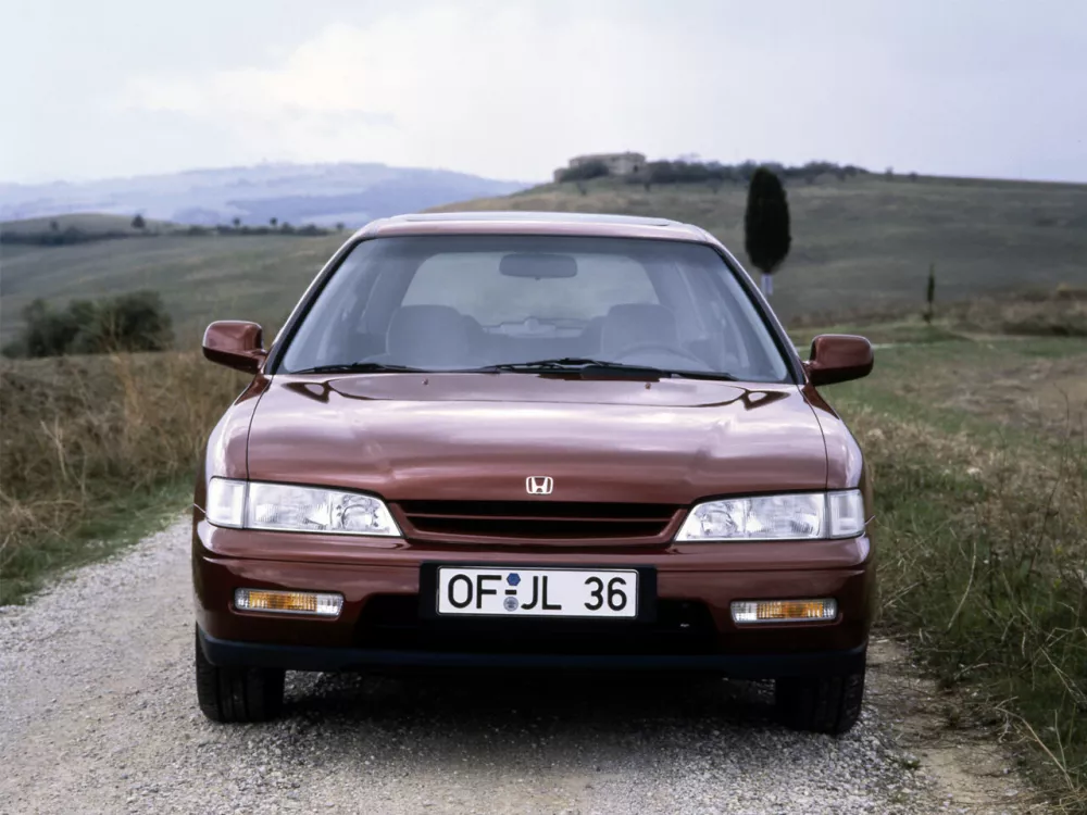 Автомобиль Honda Accord V Универсал (5 дверей)