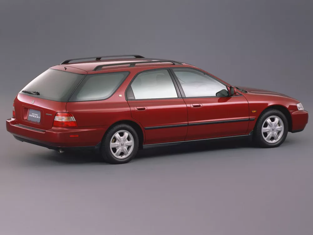 Автомобиль Honda Accord V Универсал (5 дверей)