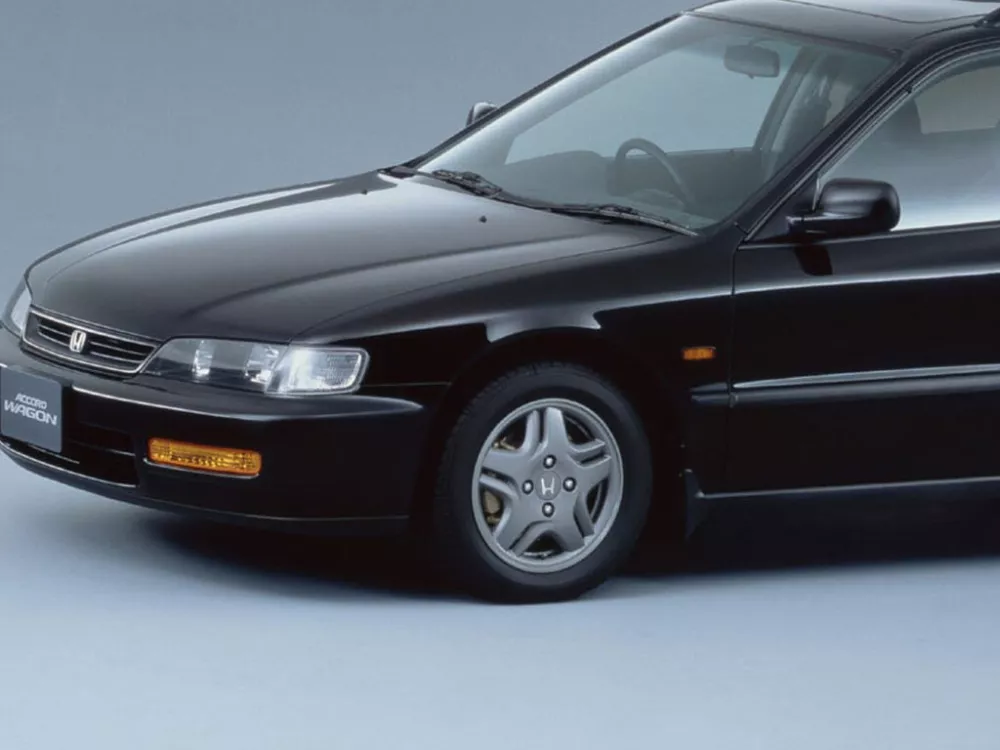 Автомобиль Honda Accord V Универсал (5 дверей)
