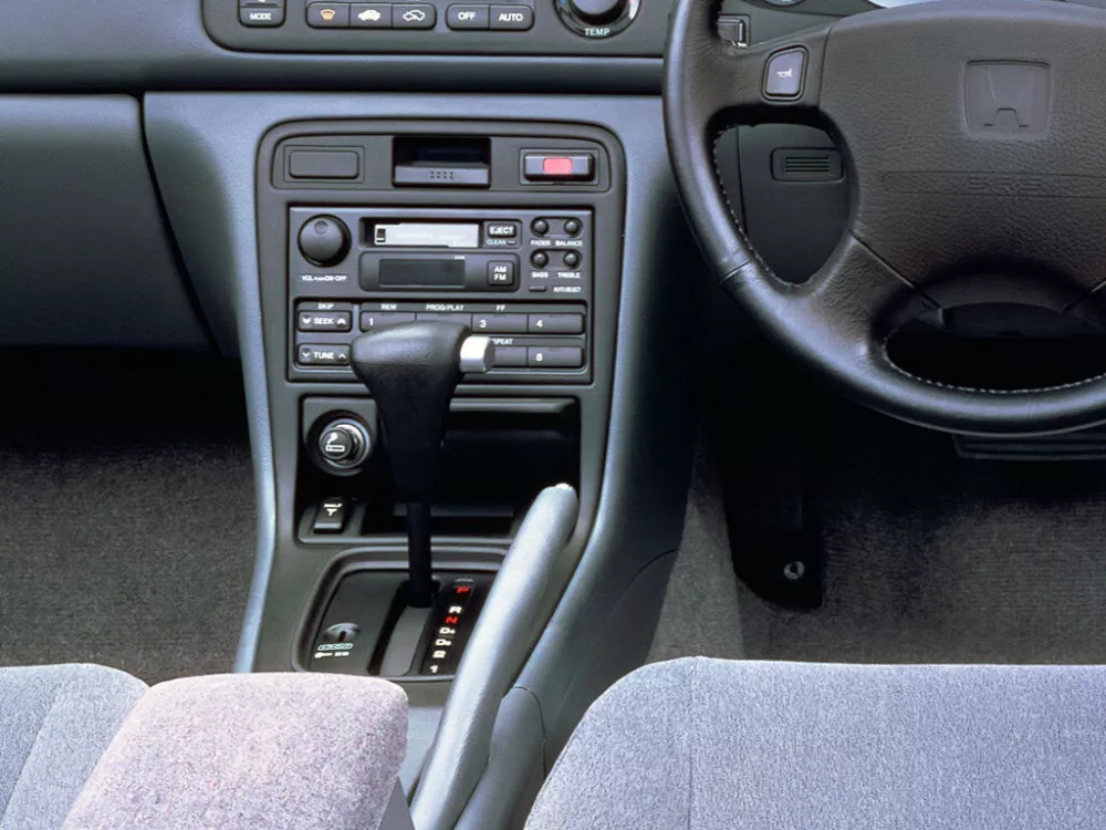 Автомобиль Honda Accord V Купе