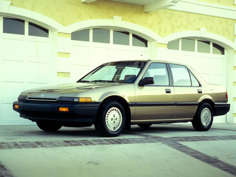 Автомобиль Honda Accord III Седан