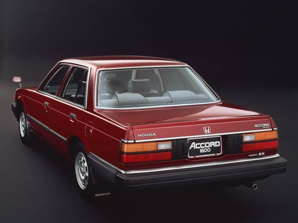 Автомобиль Honda Accord II Седан