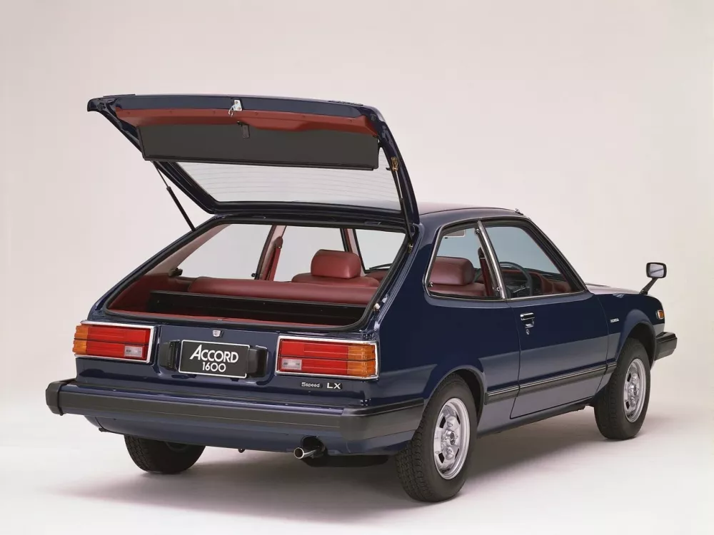 Автомобиль Honda Accord I Хэтчбек (3 двери)