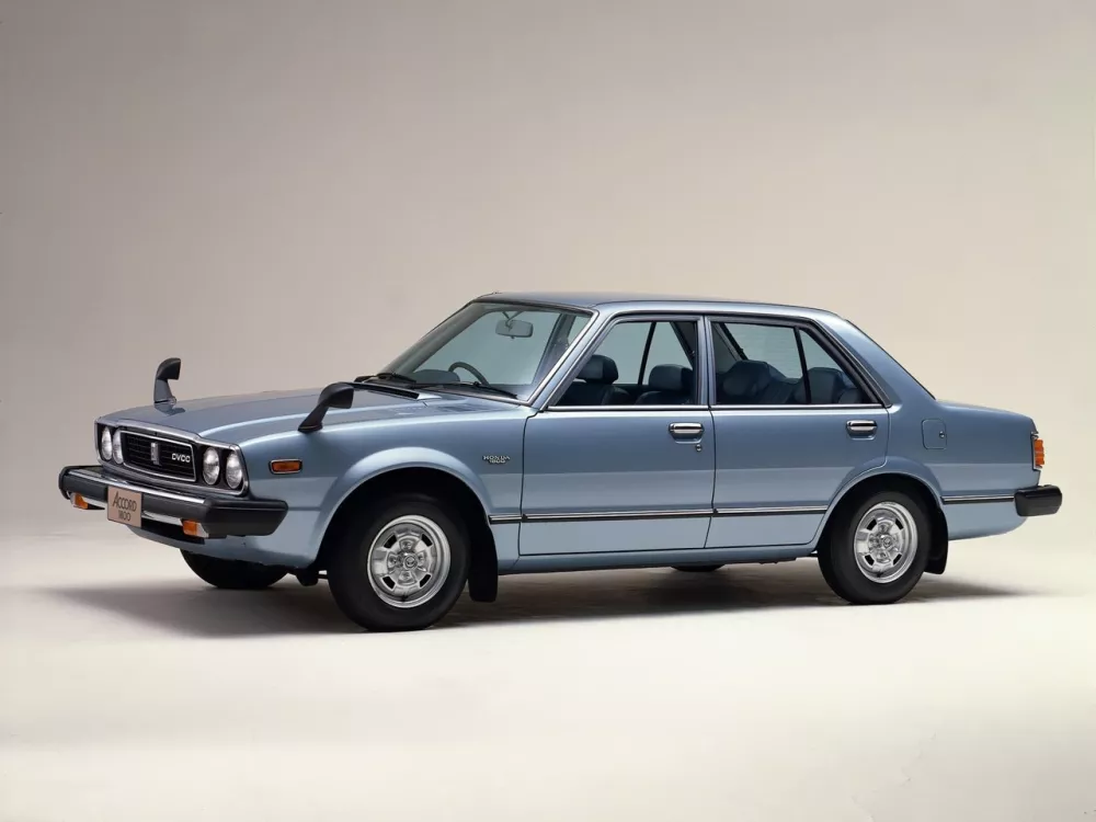 Автомобиль Honda Accord I Седан