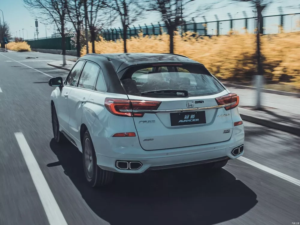 Автомобиль Honda Avancier II Рестайлинг 2 Внедорожник (5 дверей)