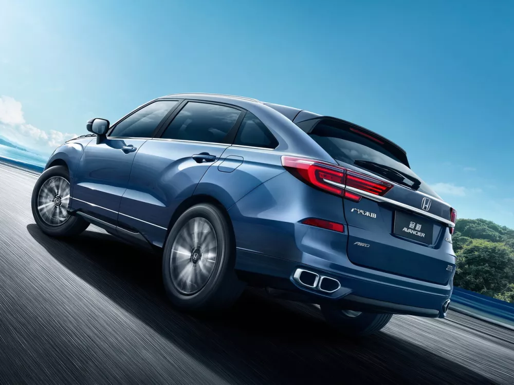 Автомобиль Honda Avancier II Рестайлинг Внедорожник (5 дверей)
