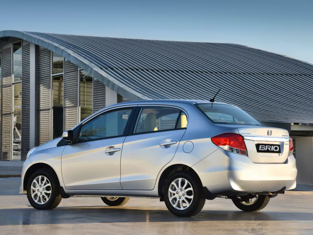 Автомобиль Honda Brio I Седан Amaze