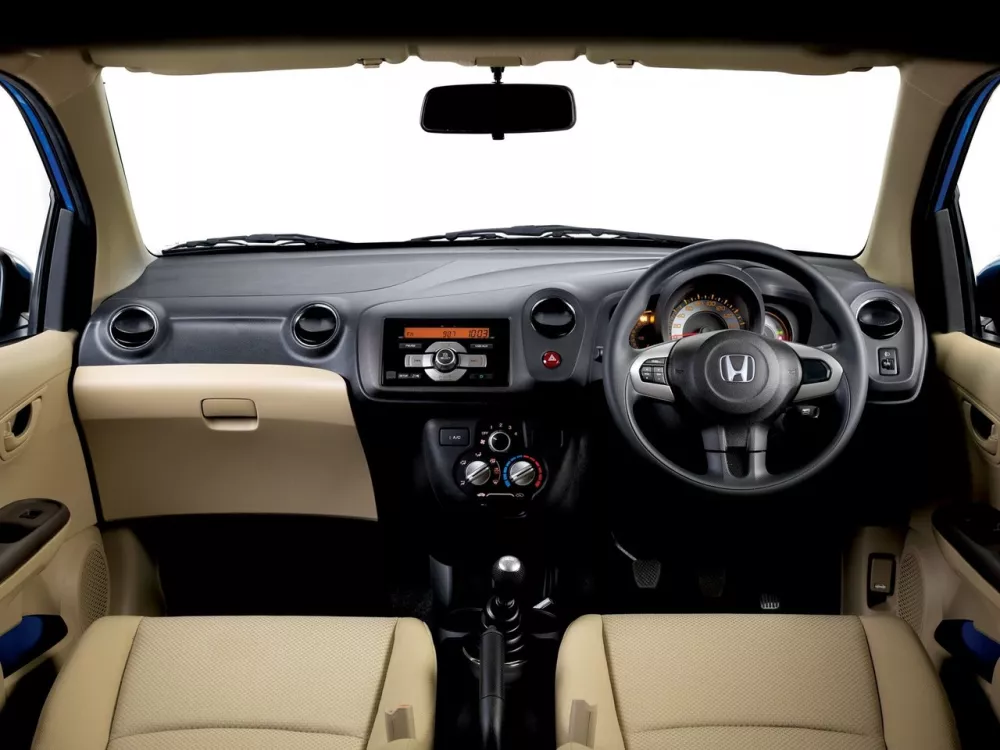 Автомобиль Honda Brio I Хэтчбек (5 дверей)