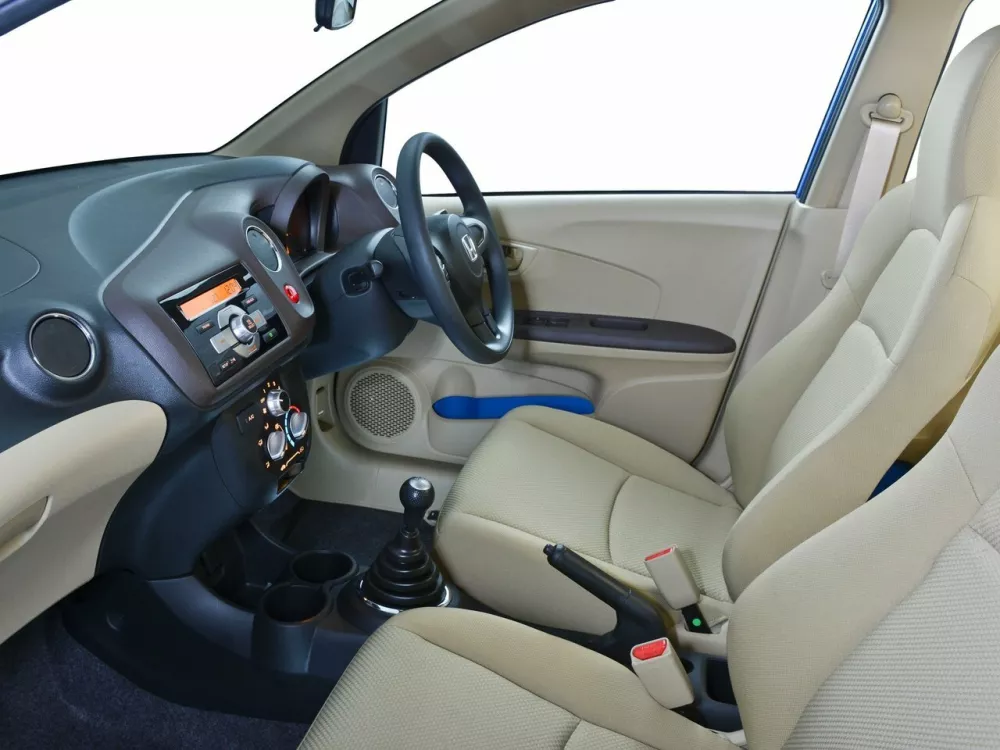Автомобиль Honda Brio I Седан Amaze
