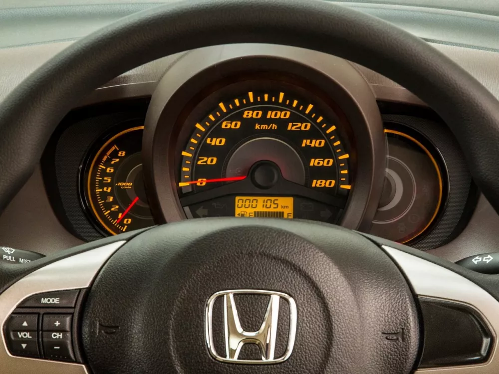 Автомобиль Honda Brio I Седан Amaze