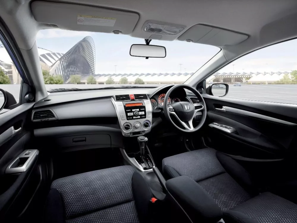 Автомобиль Honda City V Седан